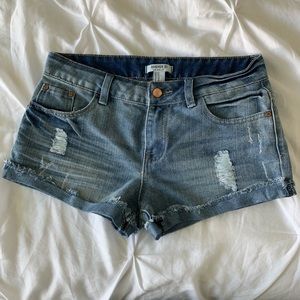 Forever 21 Distressed Shorts Size 27